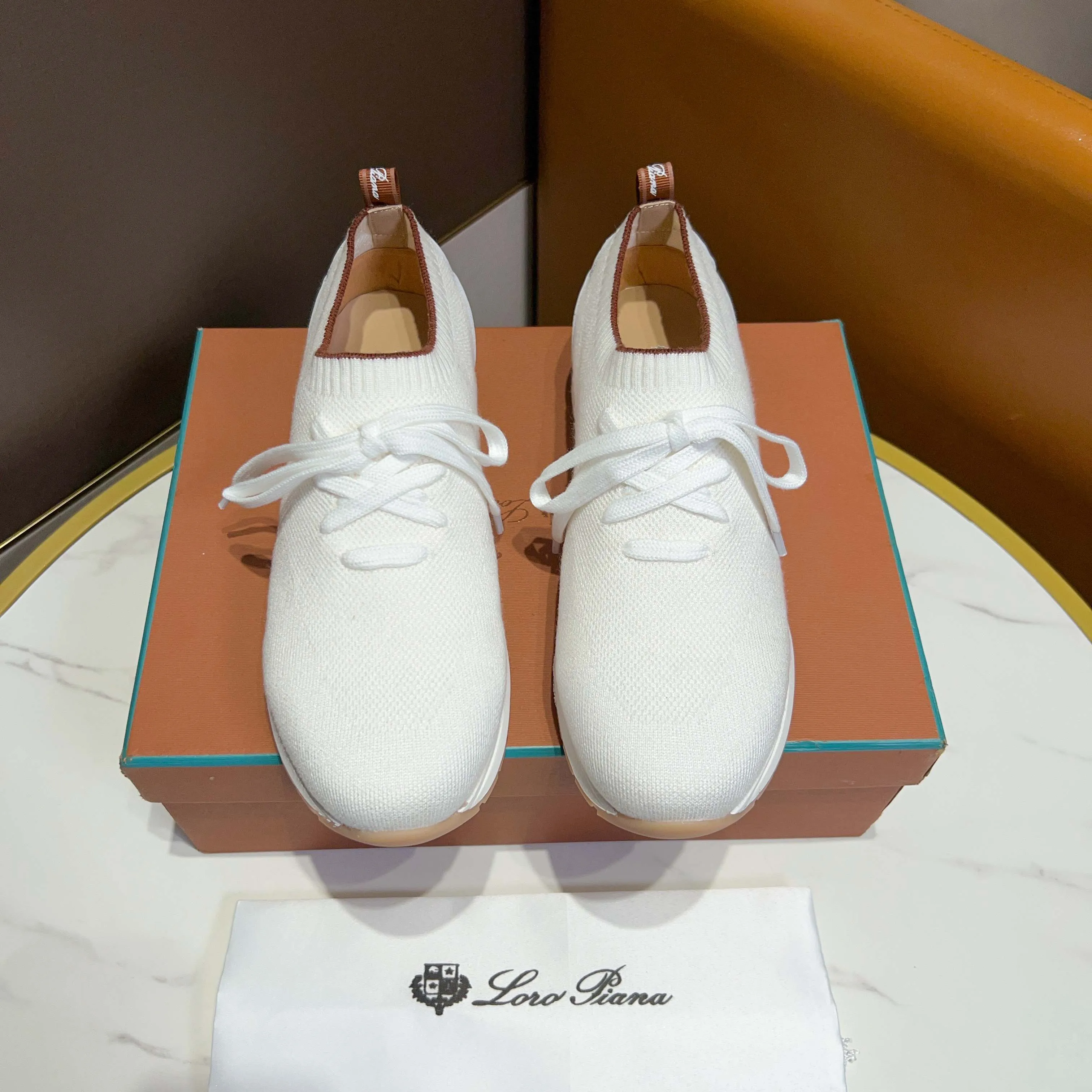 Factory price 400💰 (Loro men's shoes💰iana) New moccasin shoes official website original 1:1 mold opening, original quality💯Fine workmanship, high-end luxury☘The upper is made of original waterproof treated breathable fly-woven suede🌴Luxury🐂Leather lining🍓Rubber wear-resistant and non-slip outsole, size 38-44 (size 45 can be customized)